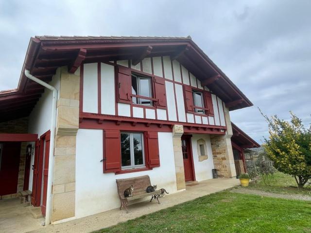 Maison à vendre 6 pièces SARE 64