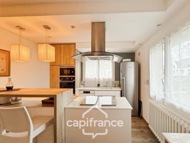 Maison à vendre 6 pièces Pontivy 56 Maison familiale rénové. 160m² Pontivy