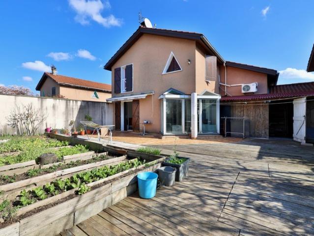 Maison à vendre 6 pièces VENISSIEUX 69