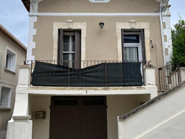maison de village avec garage et terrasse