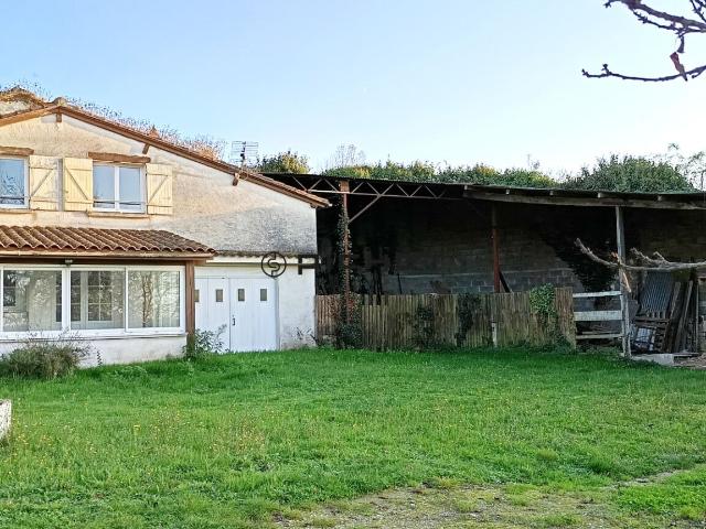 Sud Angoulême, maison 3 chambres avec garage et terrain