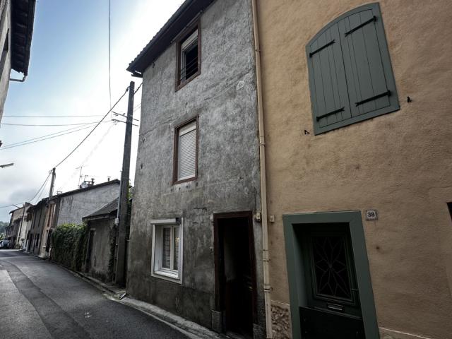 Maison de village avec jardin non attenant proche toutes commodi