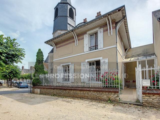 MAISON DE VILLE AU COEUR DE CHATILLON COLIGNY