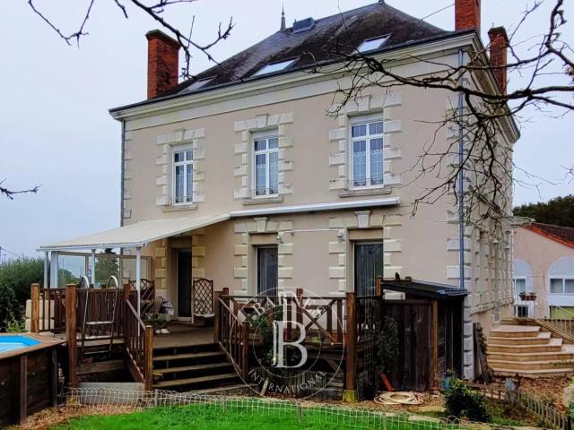 MAISON DE MAÎTRE AVEC GÎTES ET STUDIO