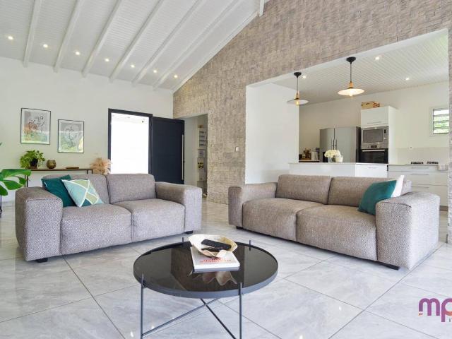 BELLE VILLA MODERNE