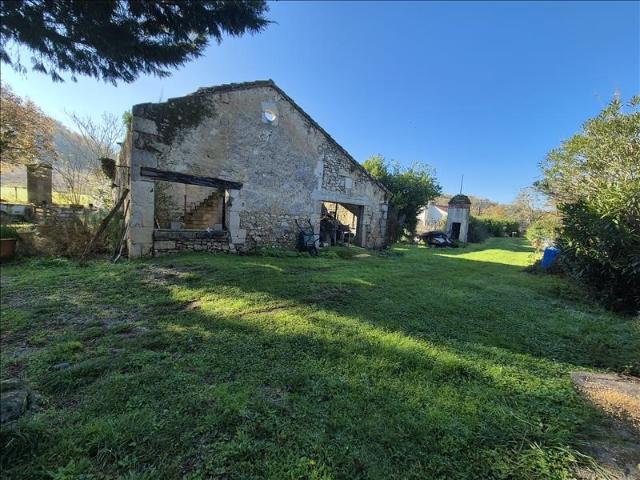 Grange de 1 pièces principales