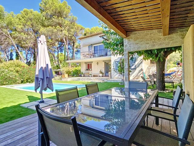 MOUANS SARTOUX à vendre maison 6 pièces de 175 m² sur un terrain
