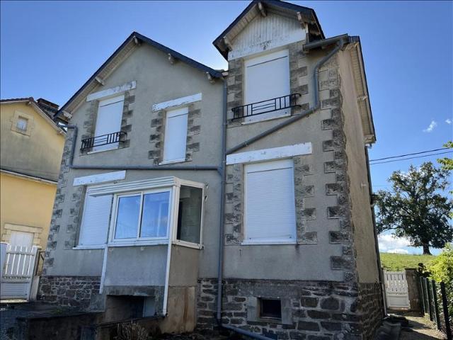 Maison en pierre de 4 pièces principales