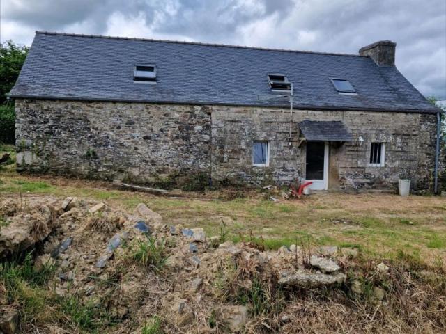 A VENDRE SCRIGNAC EN CAMPAGNE MAISON EN PIERRES A RENOVER