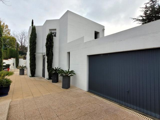 Superbe villa, quartier calme prisé