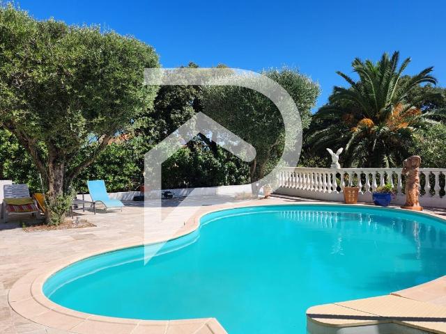 Maison 6 pièce s 155m2 avec piscine FREJUS