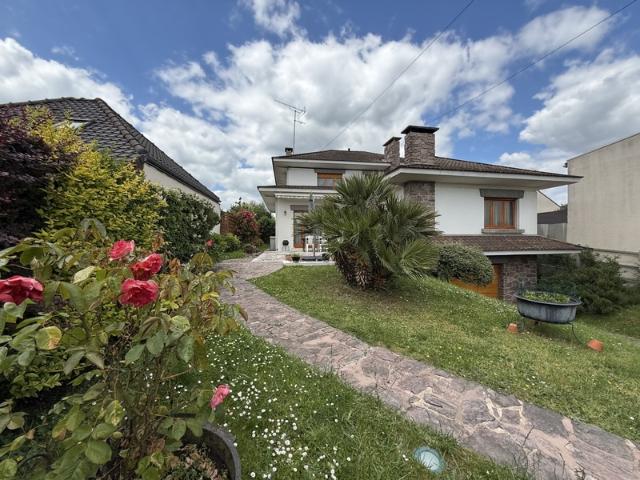 Maison à vendre 8 pièces, 6 chambres dont 3 en rez de chaussée DOMONT 95