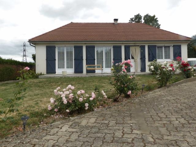 Maison à vendre 8 pièces COMMENTRY 03 terrain 3700 m2