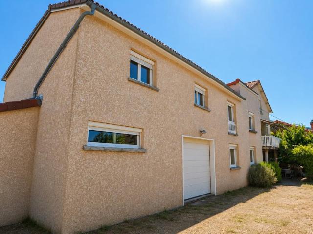 Maison à vendre 8 pièces LES MARTRES DE VEYRE 63