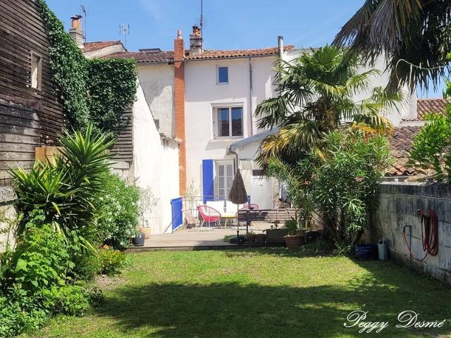 Maison à vendre 8 pièces SAINTES 17 Double Séjour, 4 chambres, Bureau, Terrasse, Jardin