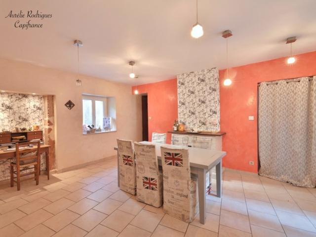 Maison à vendre 8 pièces PRISSE 71
