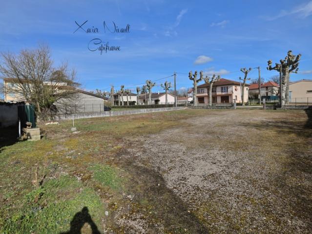 Maison à vendre 8 pièces proche de MONTREVEL EN BRESSE 01