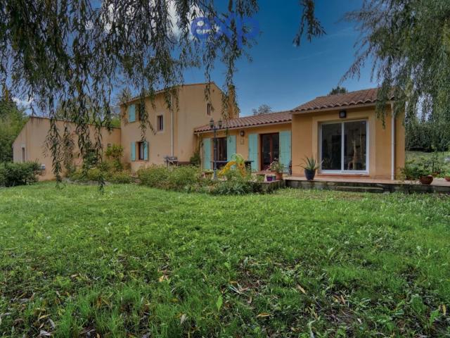 À Vendre: Charmante Maison Familiale de 7 Pièces avec Piscine e