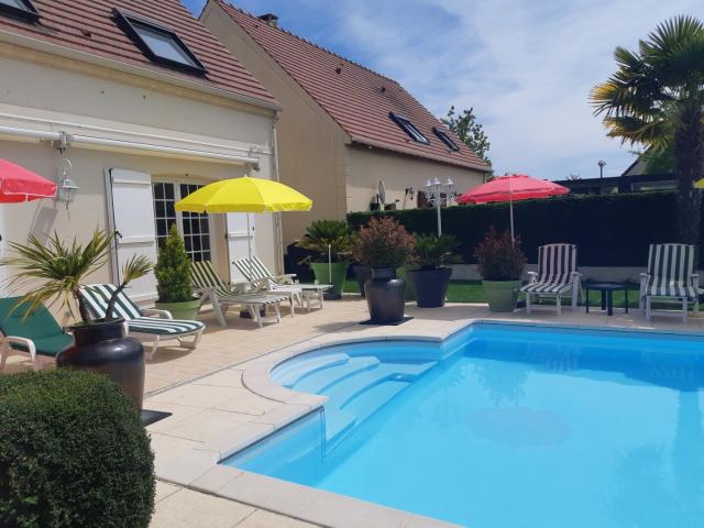 MAGNIFIQUE DEMEURE AVEC PISCINE