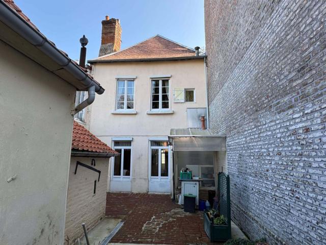 MAISON A VENDRE CENTRE VILLE D'ABBEVILLE PROCHE DU PARC D'E