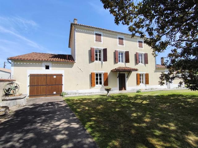 Maison à vendre Chasseneuil sur Bonnieure 159m² Chasseneuil sur Bonnieure