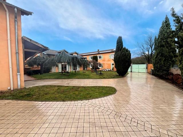 Maison à vendre à Toussieux 01600