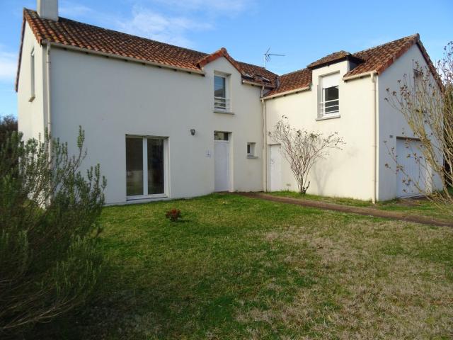 Maison à vendre à Valdivienne 86300
