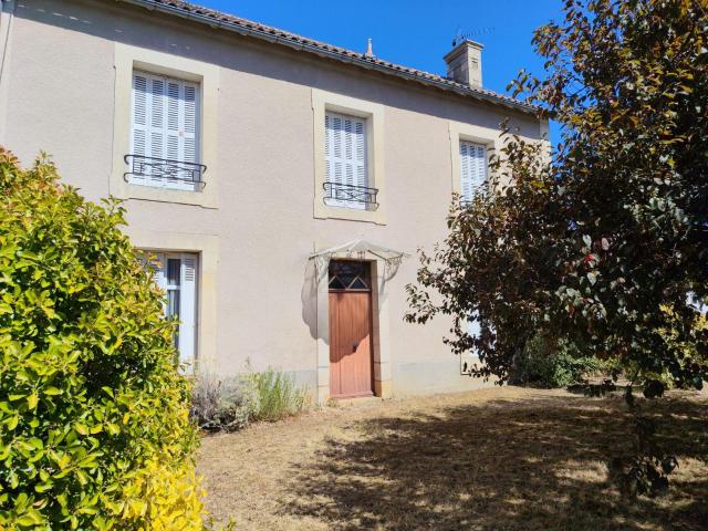 Maison à vendre à Valdivienne 86300
