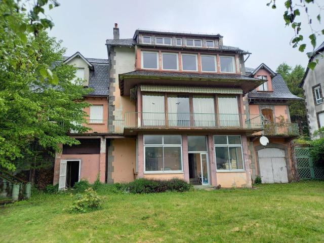 Maison à vendre à Vic sur Cère 15800