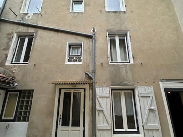 Maison à vendre à Annonay avec garage et cour intérieure