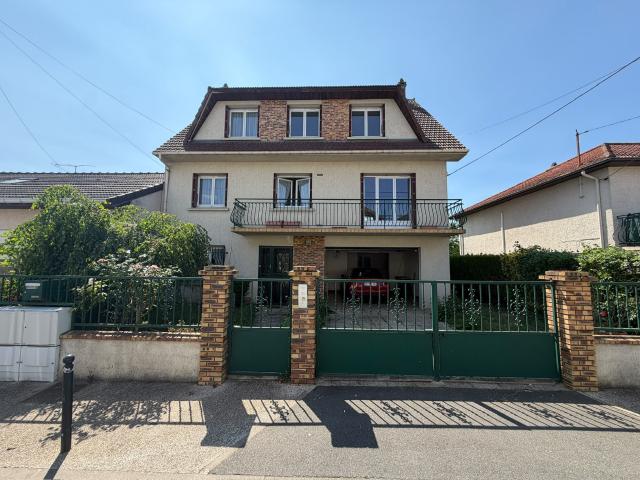 Maison à vendre à Athis Mons 168 m2 avec jardin et garage