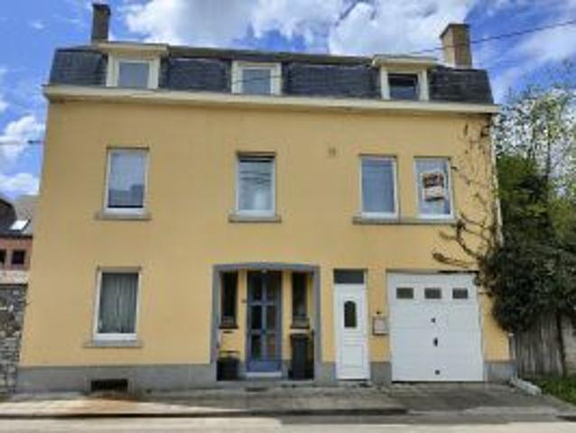 Immeuble de rapport à vendre à Beauraing 5570