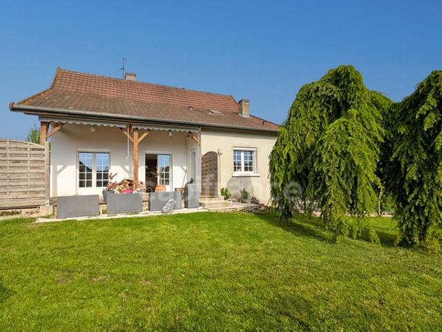 Maison à vendre à Châtenoy en Bresse 71 de 140,39 m² 6 pièces 4 chambres terrain de 1319 m² grand garage !