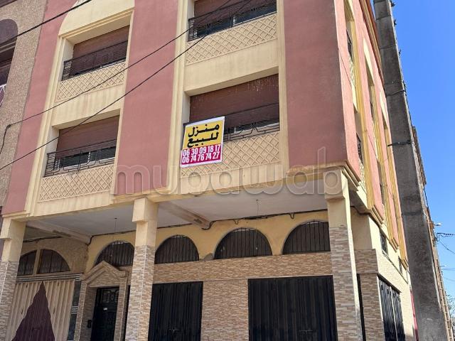 Maison à vendre à Deroua. 4 pièces confortables