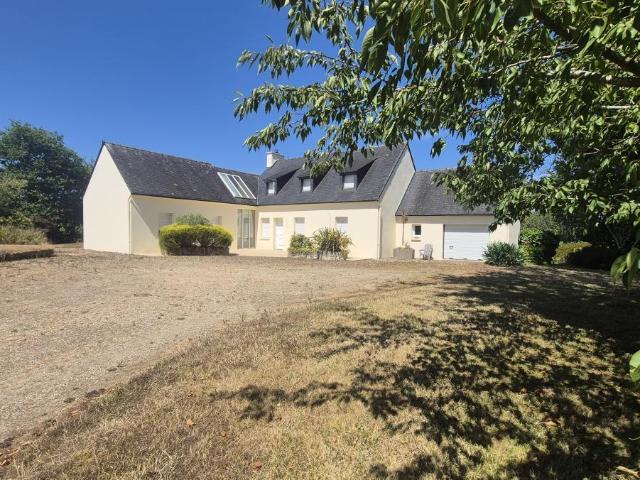 Maison à vendre à Lampaul Guimiliau 29400
