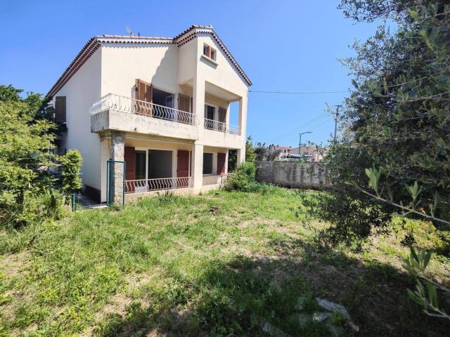 Maison à vendre à LE PRADET, proche centre ville