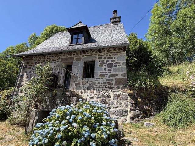 Maison à vendre à Mandailles Saint Julien 15590