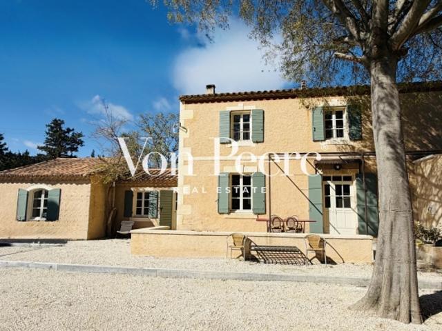 Maison à vendre à Paradou à proximité des Alpilles
