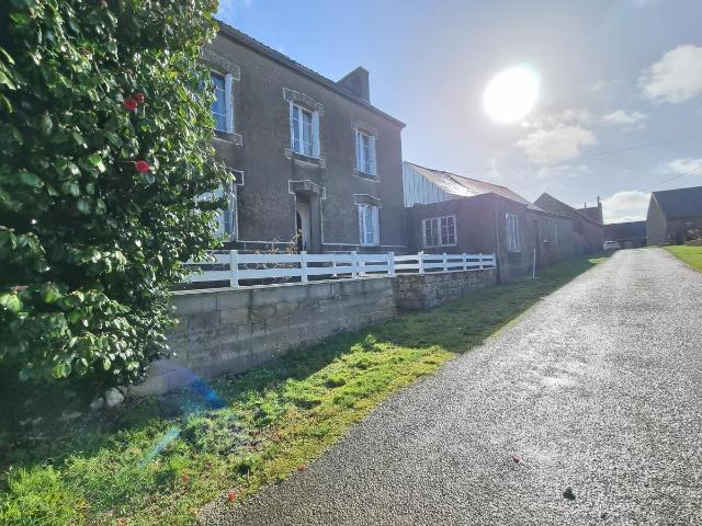 Maison à vendre à Plonévez Porzay 29550