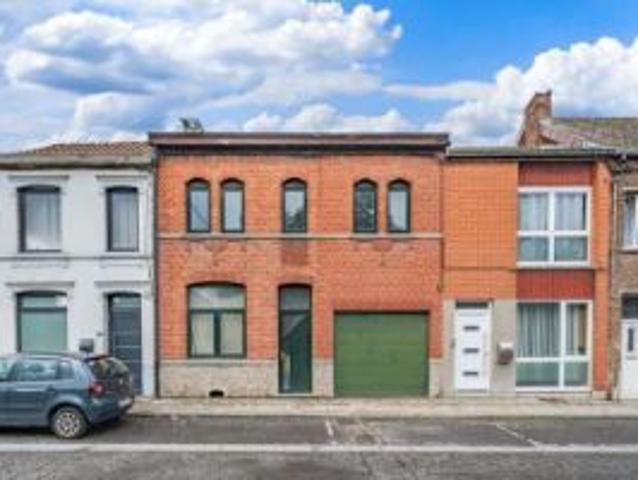 Maison à vendre à Quaregnon, gros œuvre, grands potentiels!