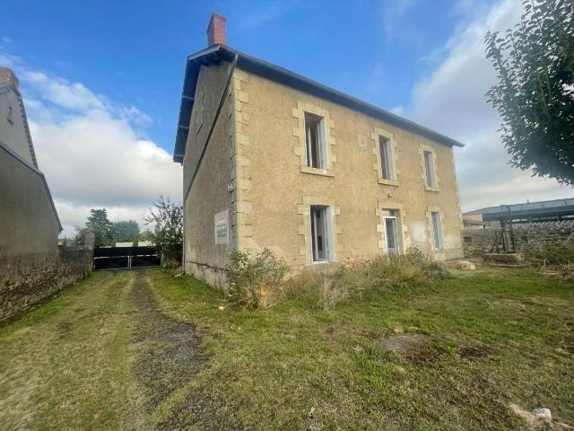 Maison à vendre à Saint Varent 79330