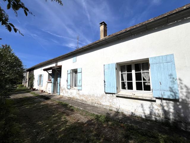 Maison à vendre à Saint Avit Saint Nazaire 118 m2 habitables dépendances terrain 2200 m2
