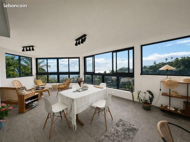 Maison à vendre à Saint Denis – Villa familiale avec vue mer – Colline des Camélias