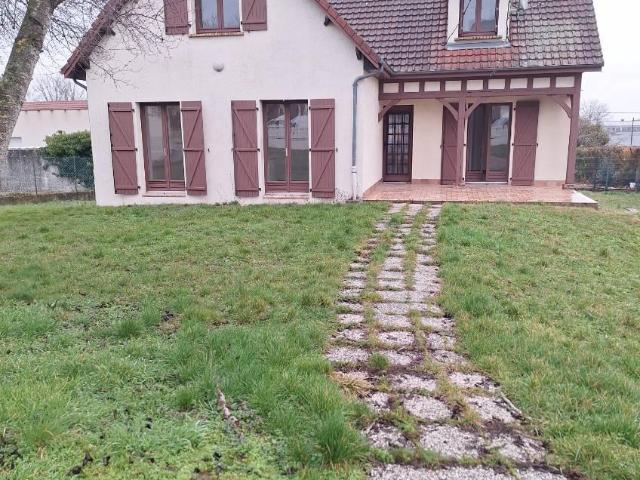 Maison à vendre à Saint Julien les Villas 10800