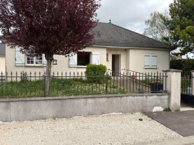 Maison à vendre à Saint Julien les Villas 10800