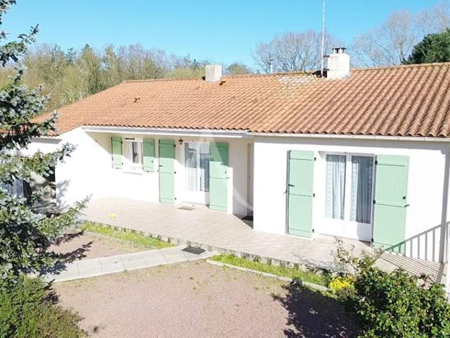 Maison à vendre à Saint Paul Mont Penit 3 chambres avec sous sol et garage