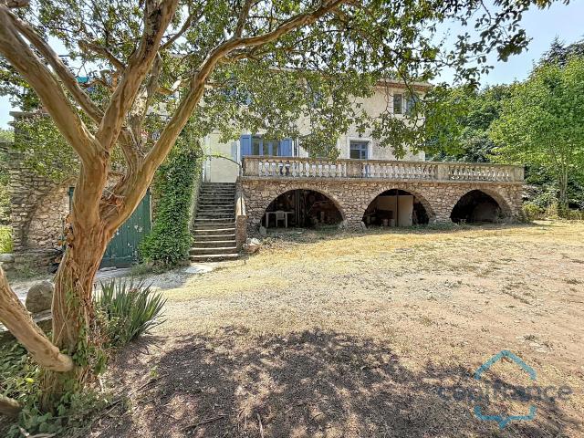 Maison à vendre avec 1 T4 de 80 m2 + 2 T2 de 36 m2 SAINT JEAN DU GARD 30 terrain environ 10719 m2