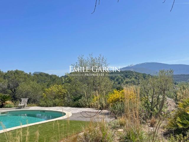 Maison à vendre avec piscine, vue exceptionnelle sur le Mont Ve