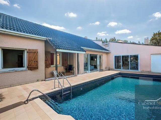 HAUT FLOIRAC Maison de plain pied de 120 m² hab avec piscine