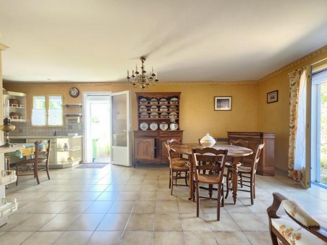 Maison à vendre de plain pied 139m² 5 pièces LE CHATEAU D'OLERON 17